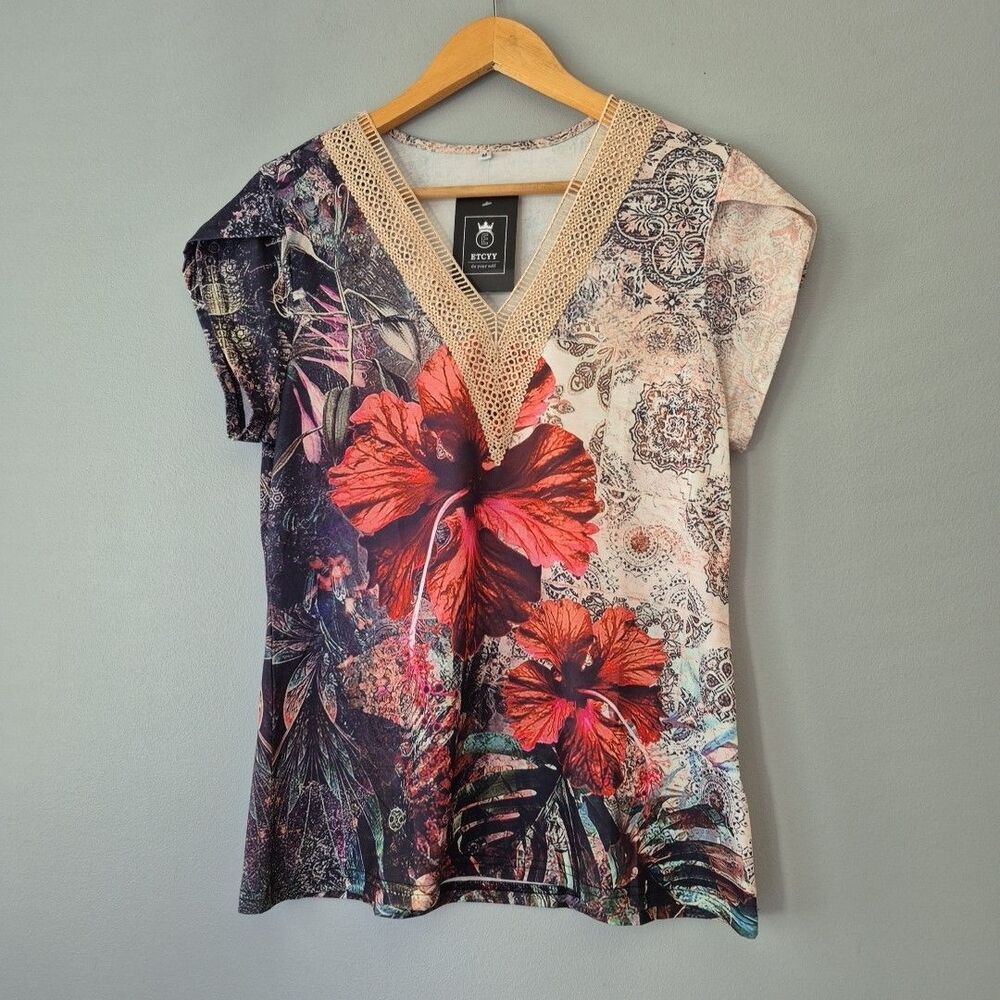 ETCYY Cream Red Floral Short Sleeve V Neck Tee Shirt Top Womens Medium
